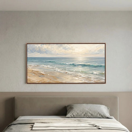 Tela panorâmica Atlantic Quiet sobre uma cama num ambiente ilustrativo de quarto em tons neutros.